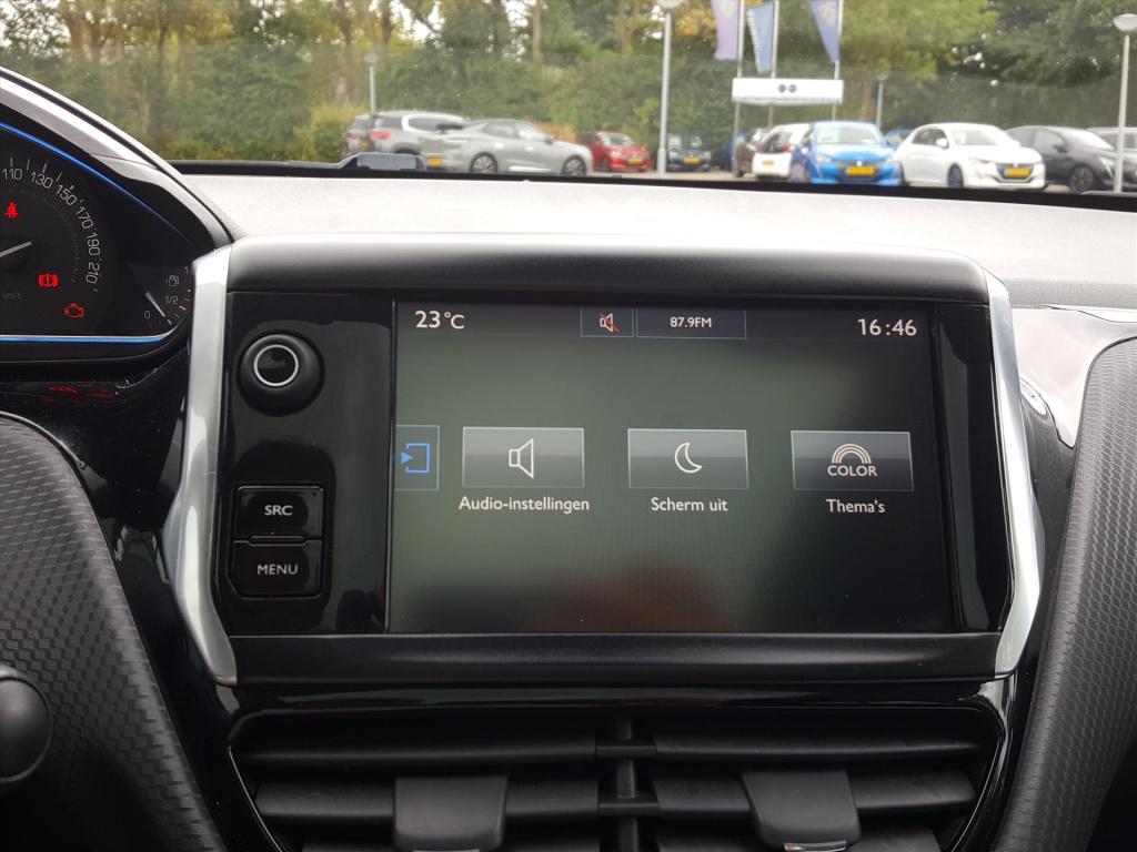 Peugeot 2008 allure1.2 puretech 110pk navigatie | cruise & climate control 