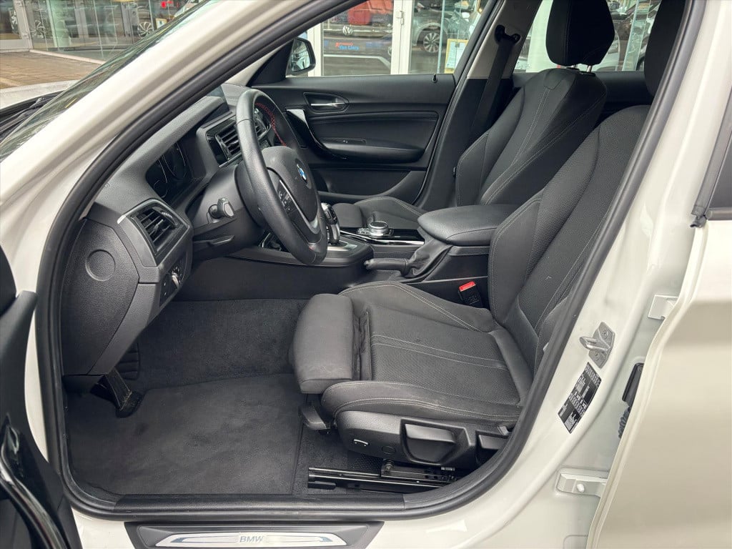 BMW 1 Serie (f20) 118i 136pk aut steptronic sport line | unieke km stand|ri