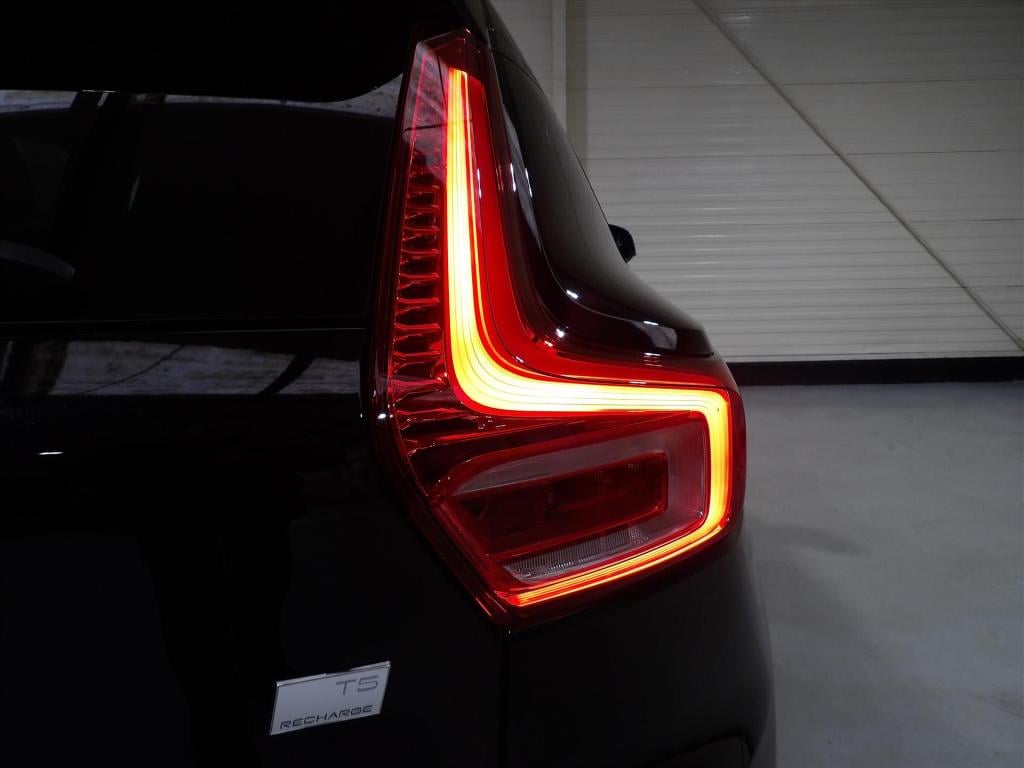 Volvo XC40 t5 plug-in hybrid 262pk aut plus dark