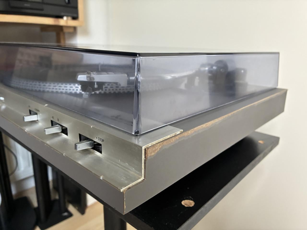 Mitsubishi DP-84DA platenspeler.