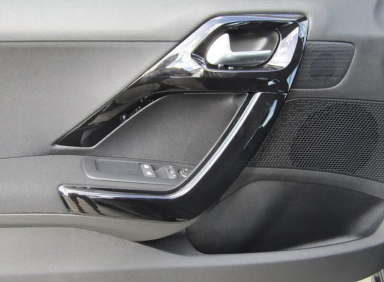 Peugeot 208 2018 54dkm airco navi pdc