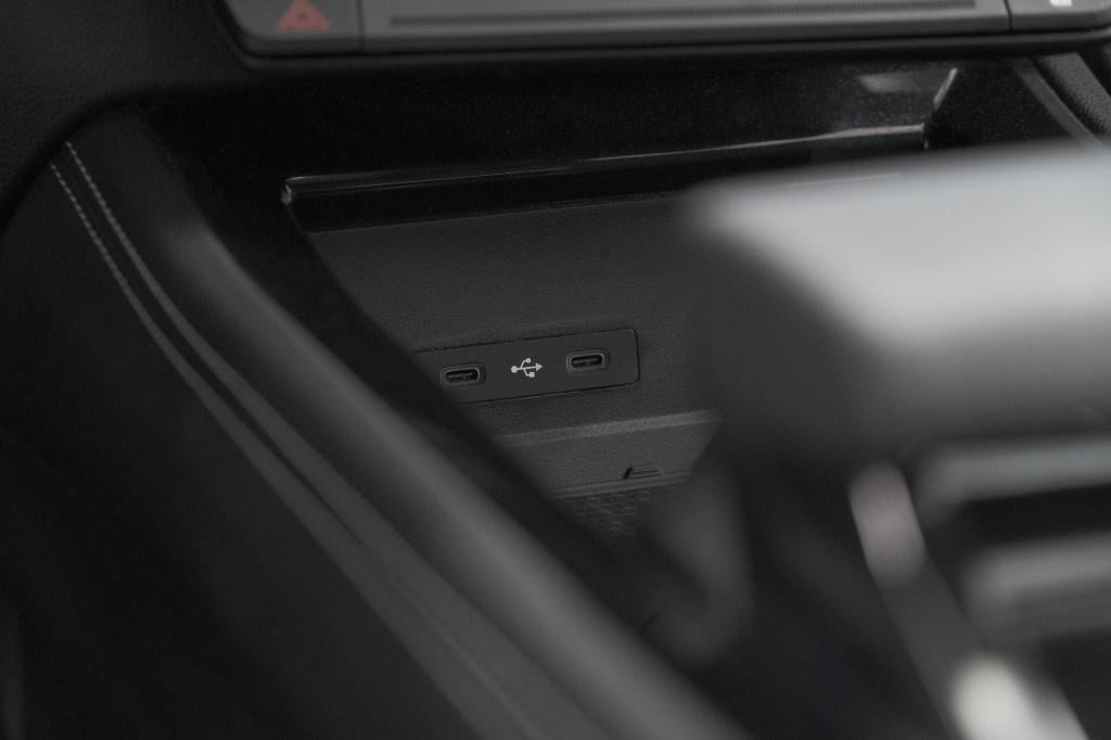 Renault Austral 1.2 e-tech full hybrid 200 techno | 360 camera | panoramada