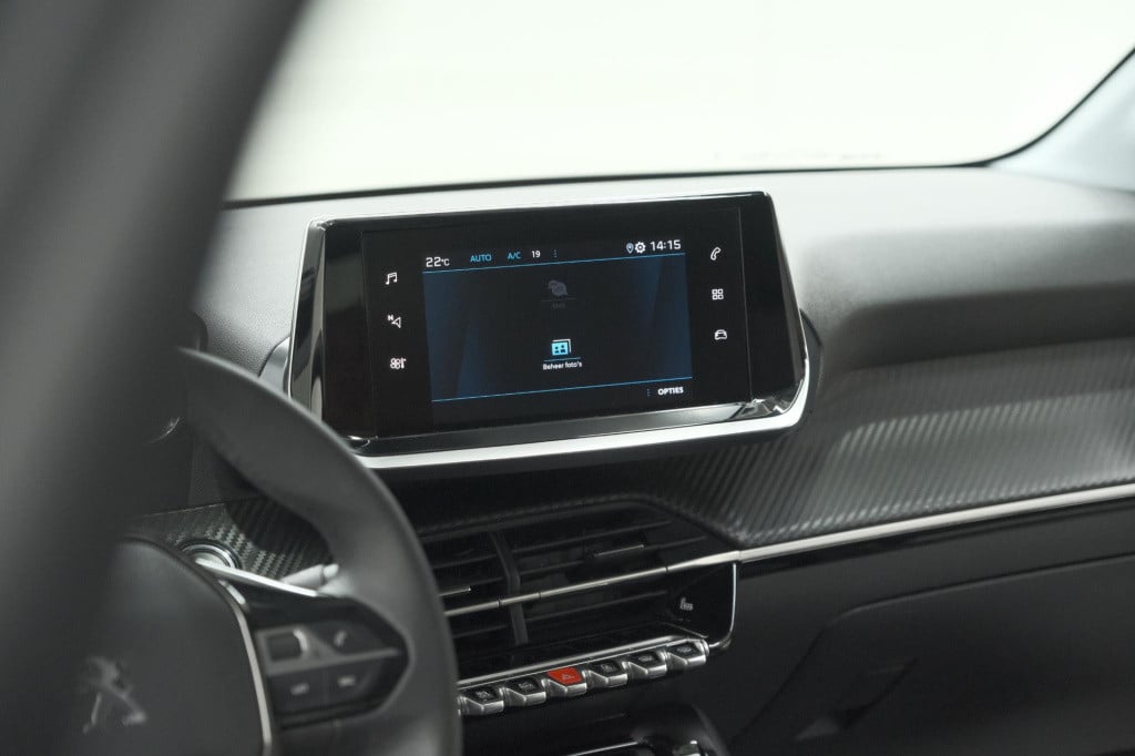 Peugeot 208 puretech 100 allure pack | camera | apple carplay | stoelverwar