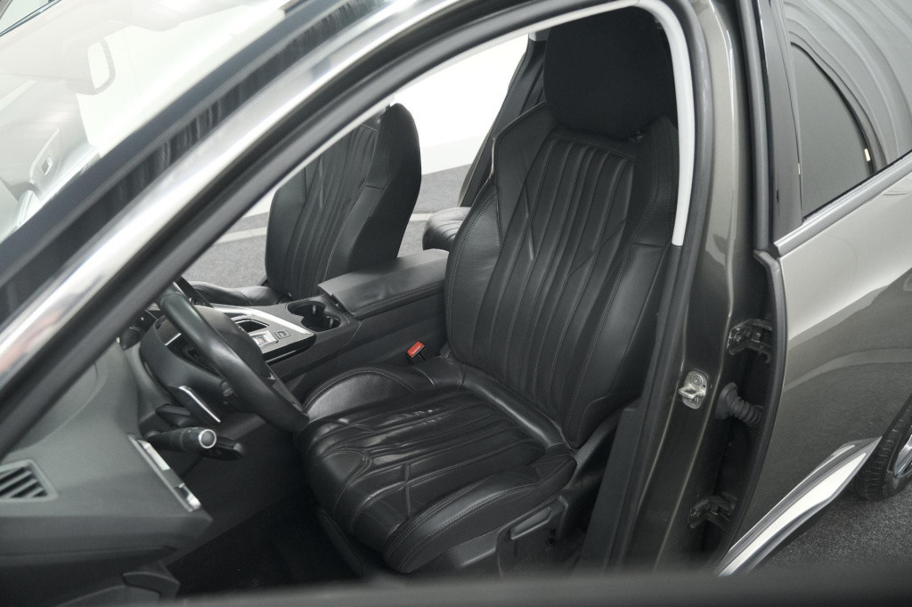 Peugeot 3008 puretech 130 eat6 allure | camera | navigatie | apple carplay 