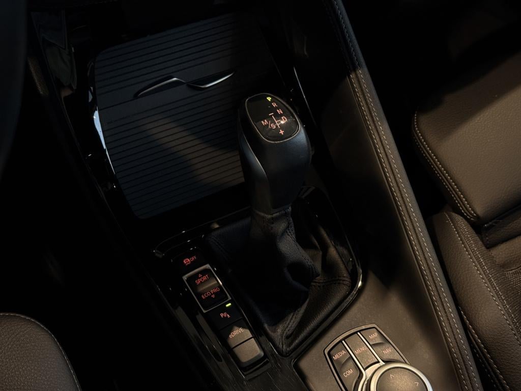 BMW X1 xdrive25e high executive m-sport | led | afn trekhaak | stoelverwarm