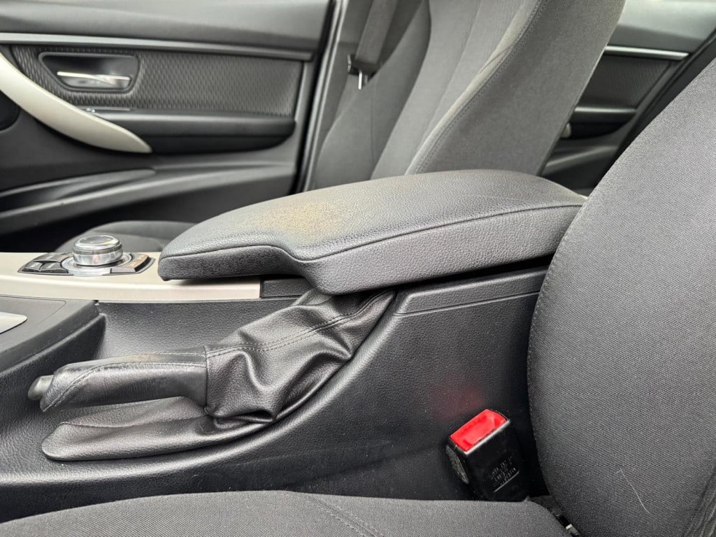 BMW 3-serie 318i executive automaat