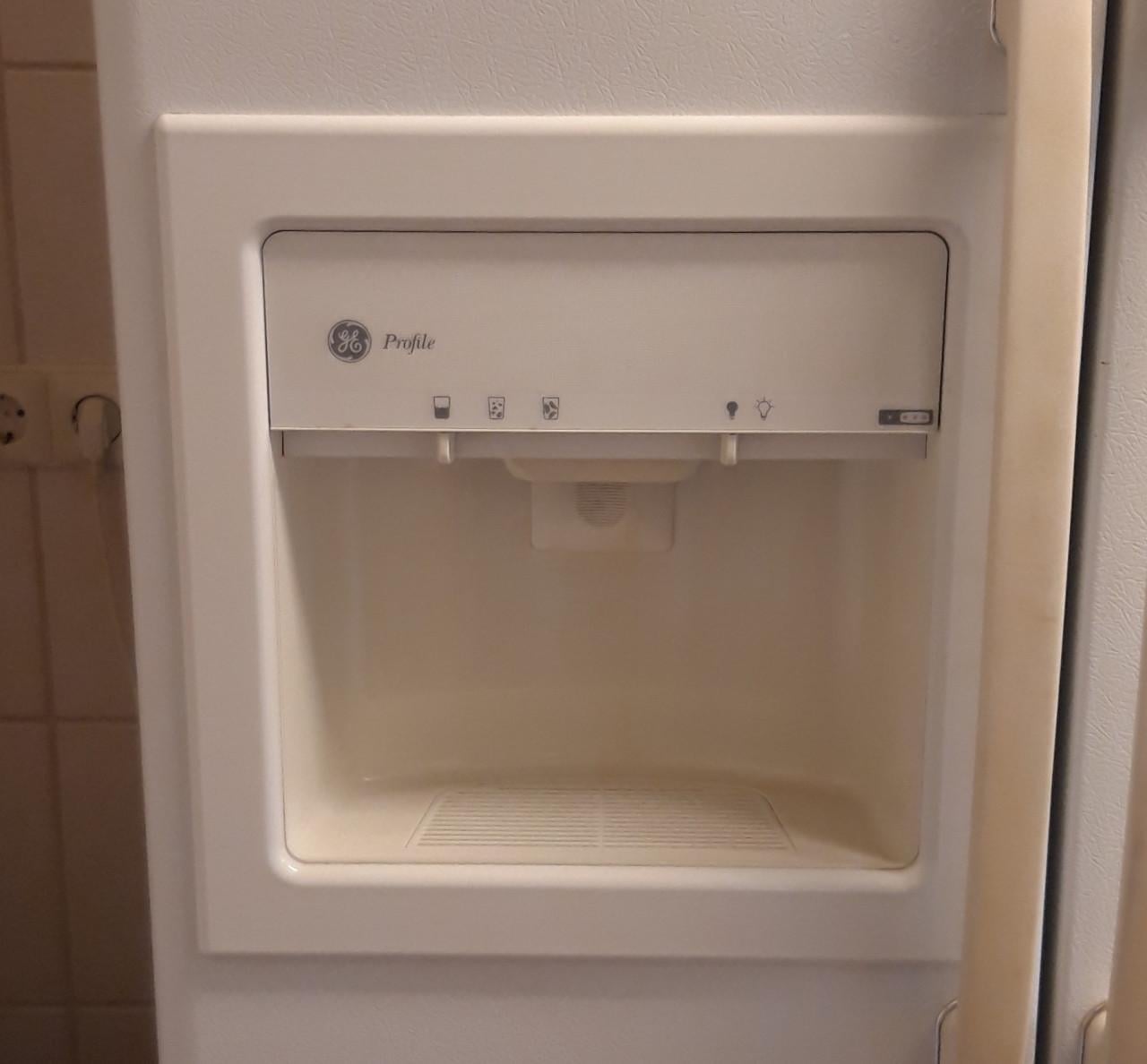 MOET WEG - Een 100% perfect goedwerkende USA koel-Vrieskast