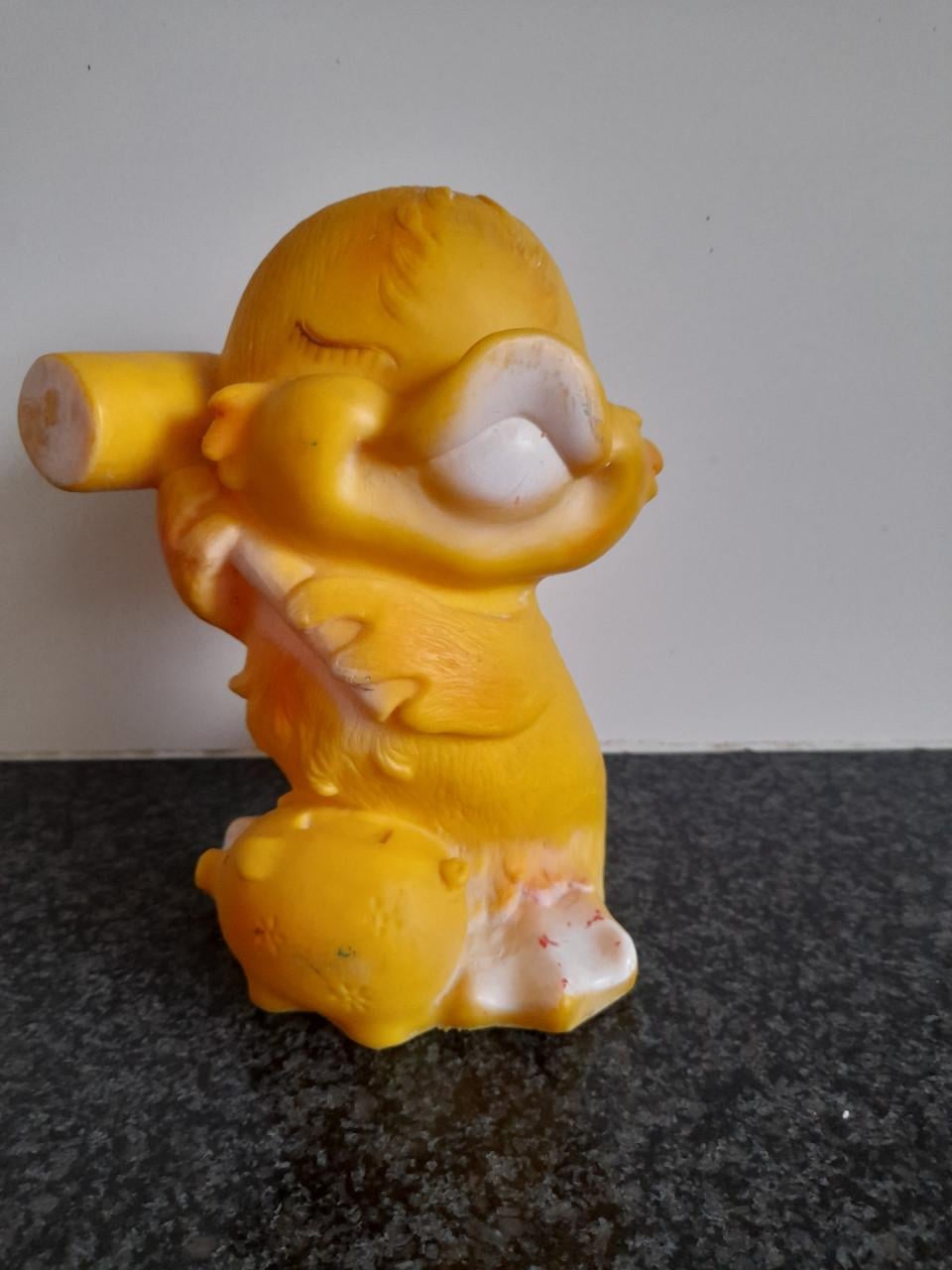 Vintage Rubberen Piepbeestje ( in goede staat )