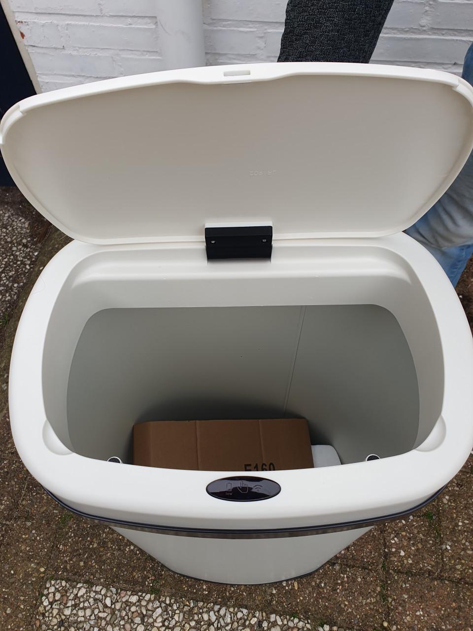 Bayt prullenbak met sensor – 60 L wit |