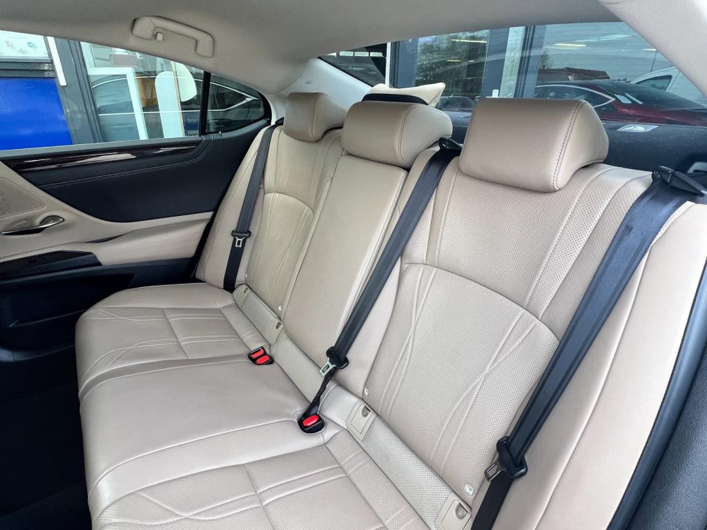 Lexus Es 300h luxury line , elektrisch panodak enz..