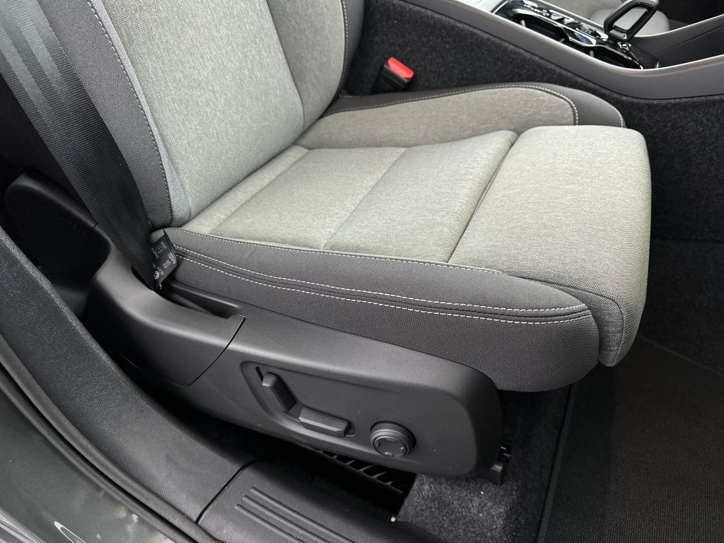 Volvo XC40 b4 204pk plus dark| 360camera| elek.stoelen| h&k sound|