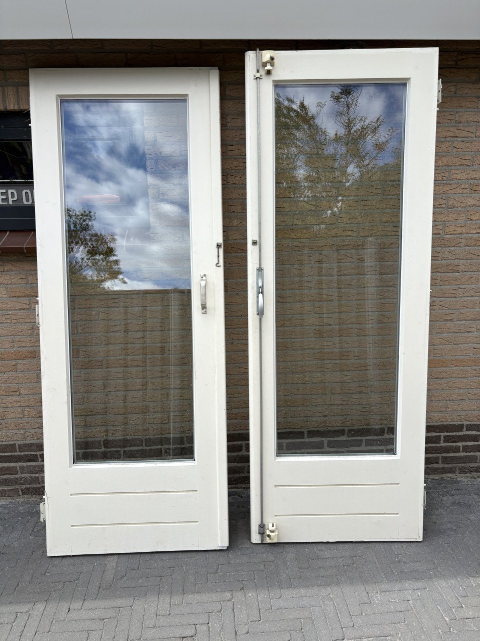 Hardhouten tuindeuren met stolpnaald
