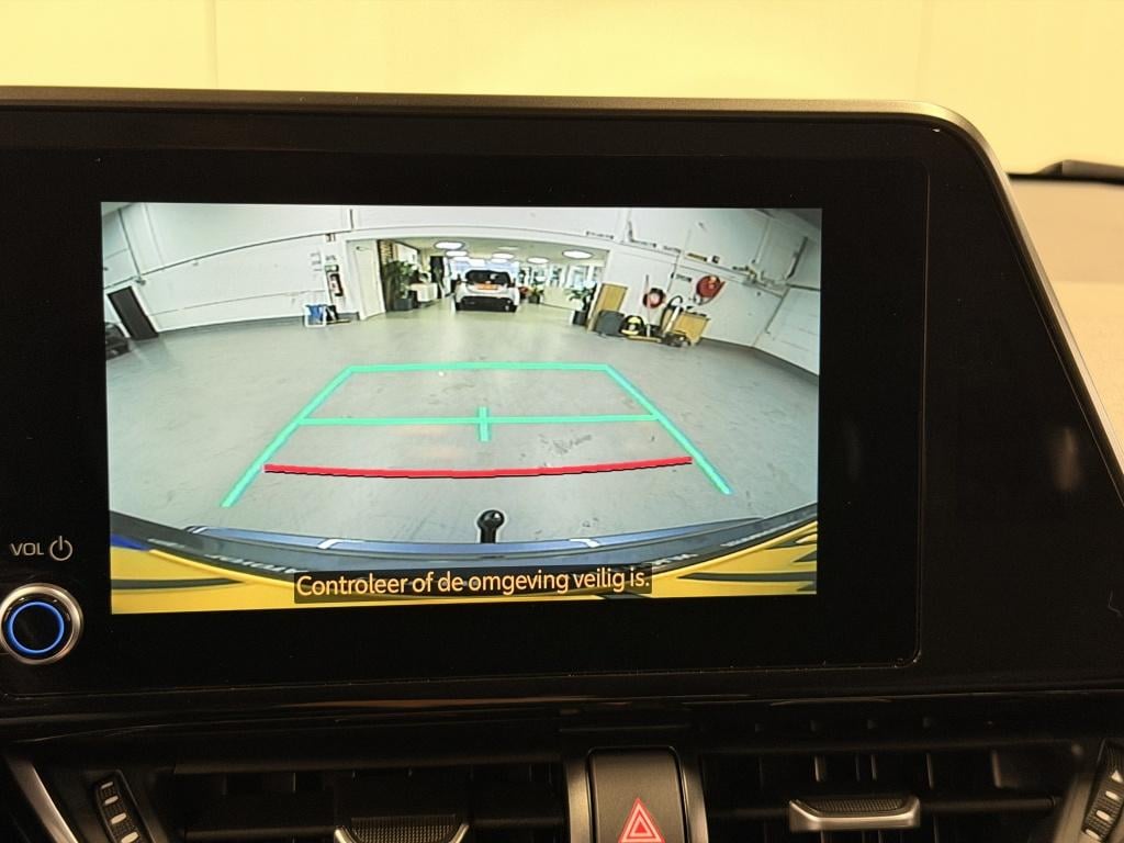 Toyota C-hr 1.8 hybrid dynamic | camera | navigatie |