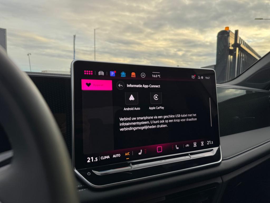 Volkswagen Tiguan 1.5 etsi goal * acc * 360 camera * trekhaak * lane + side