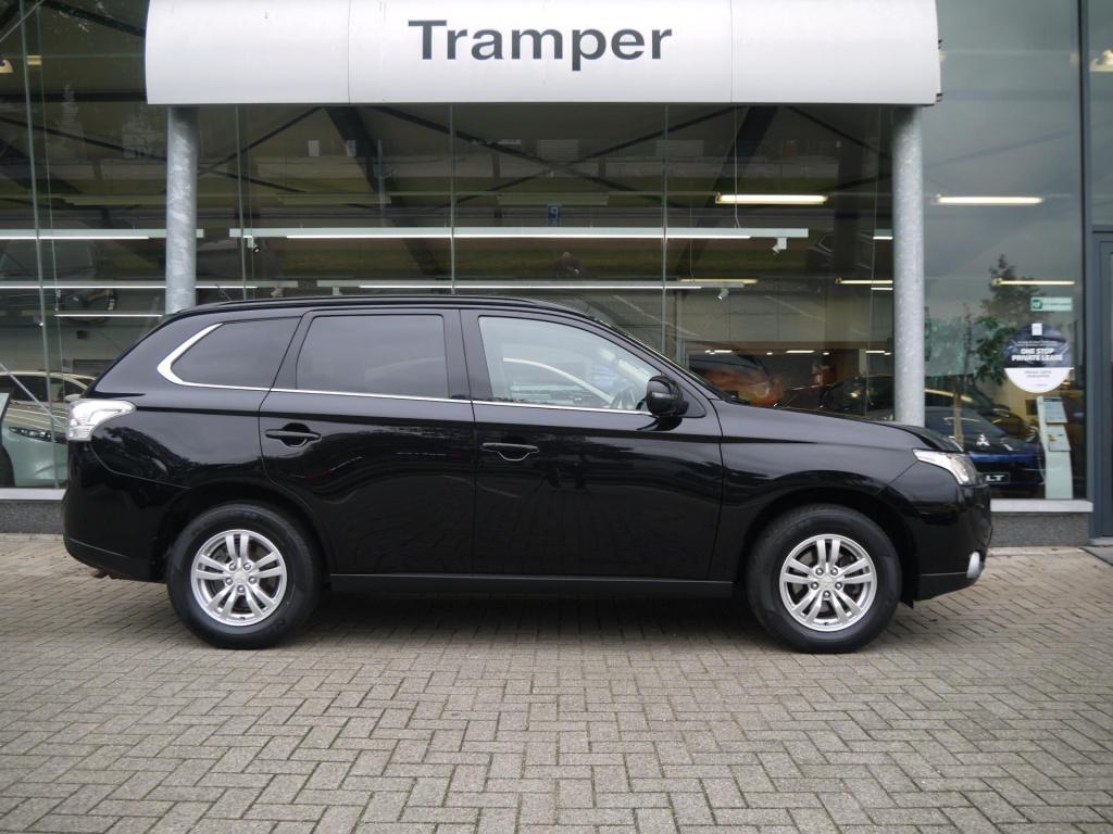 Mitsubishi Outlander 2.0 intense automaat|trekhaak|rijklaar
