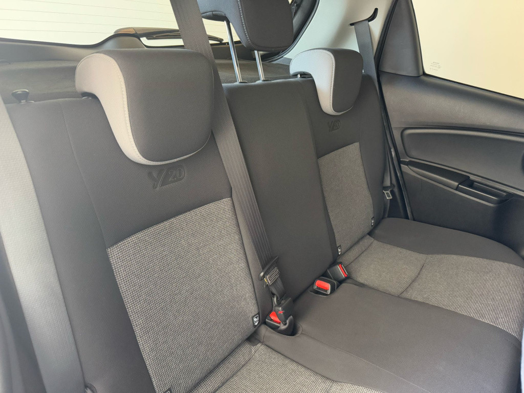 Toyota Yaris 1.5 hybrid y20 exclusive edition