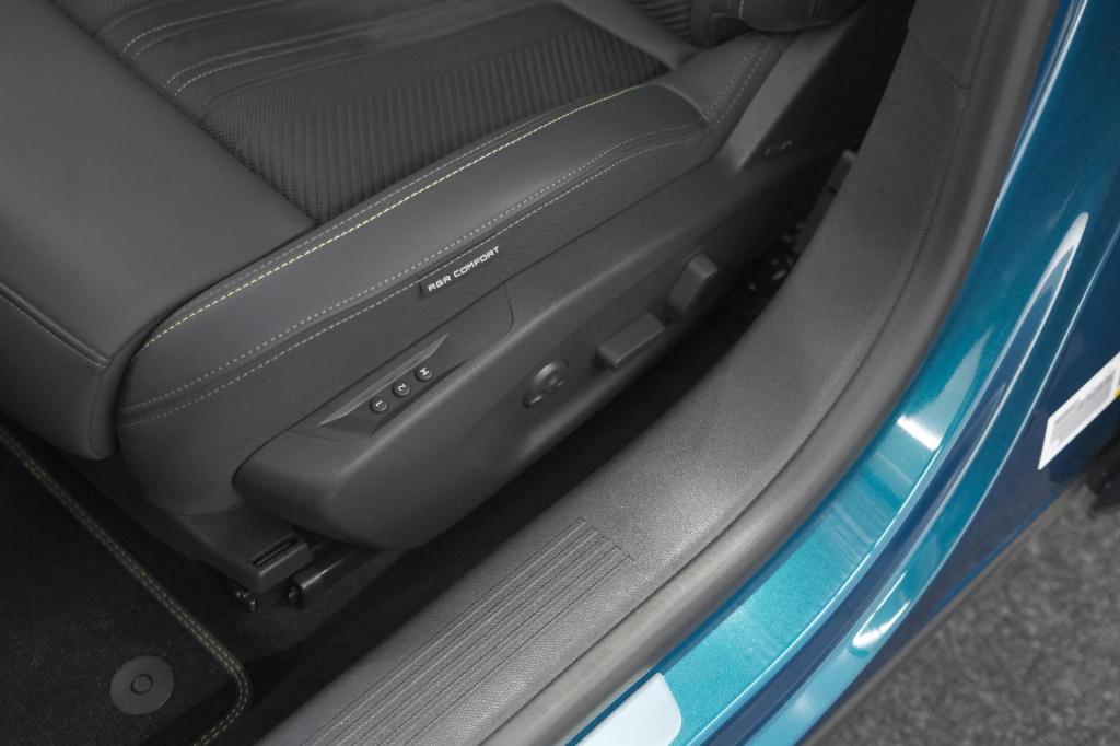 Peugeot 408 puretech 130 eat8 gt | 360 camera | adaptieve cruise control | 