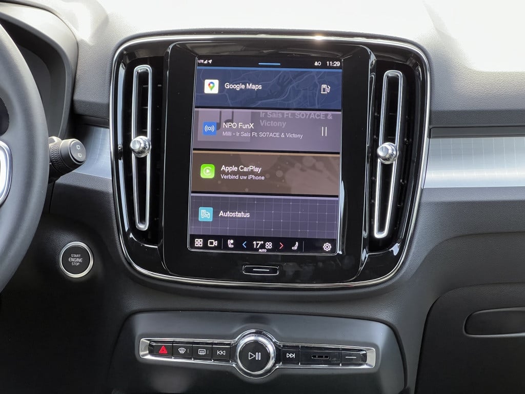 Volvo XC40 b4 197pk plus dark| adap.cruise| trekhaak|camera| googlemaps| el