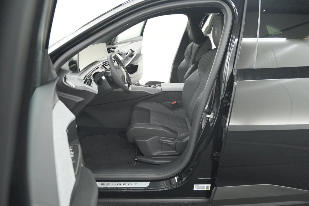 Peugeot 3008 hybrid 145 e-dcs6 gt | elektrische kofferklep | camera | adapt