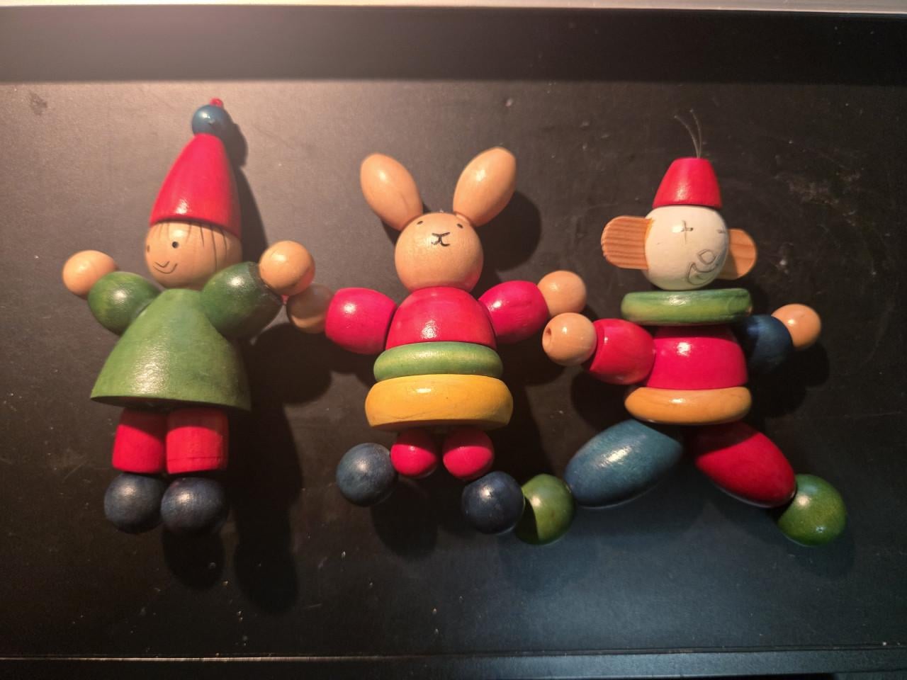 3 hele leuke houten poppetjes. 8-10 cm