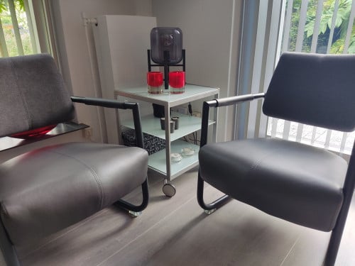 2 Mooie Glazen Bijzettafeltjes