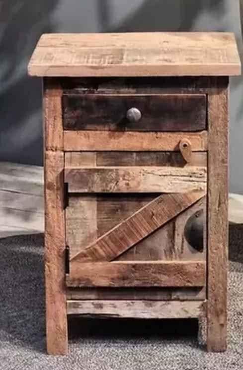 SCHITTERENDE NACHTKASTJES OLD WOOD MAAR OOK MOOIE TAFELTJES VOOR NAAST BED