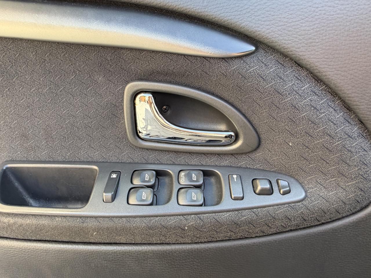 Volvo v40 1.6 2003 airco apk