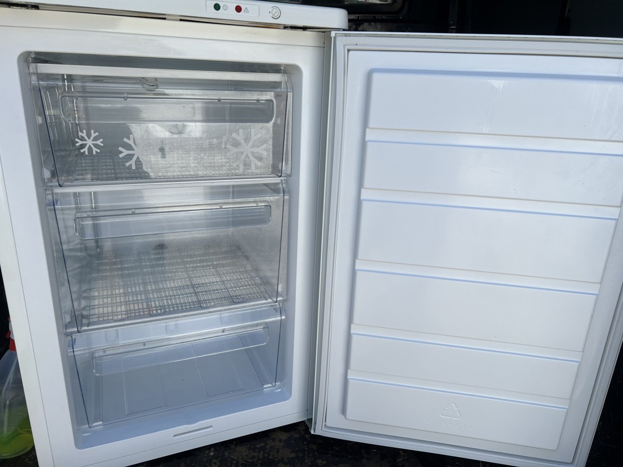 A+ klasse vrieskast 110 liter 85x55 cm. Als nieuw vriezer