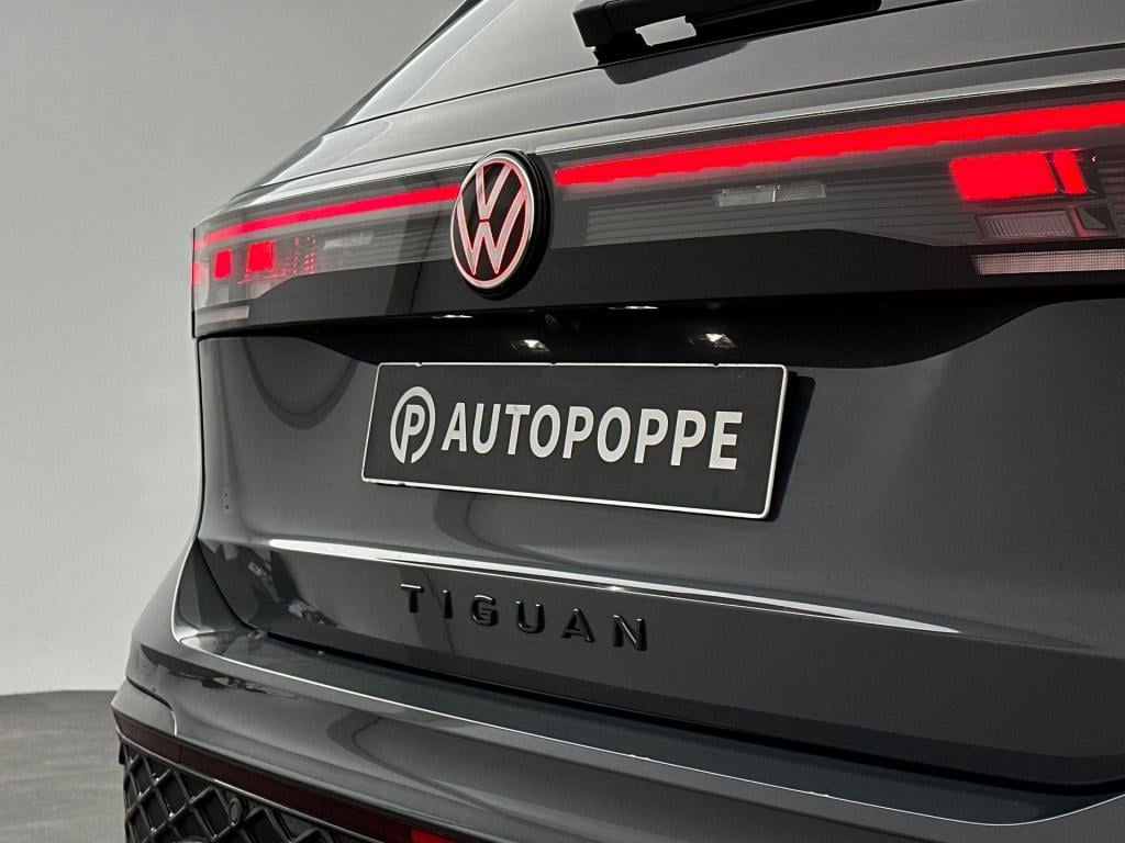 Volkswagen Tiguan r-line edition 272 plug in hybride black style pakket