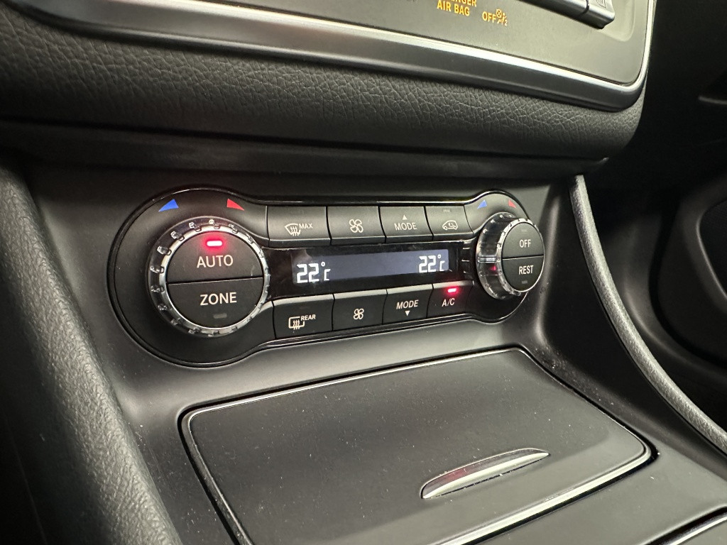 Mercedes-Benz Gla-klasse 180 amg night ed. | panoramadak | keyless-go | 19'