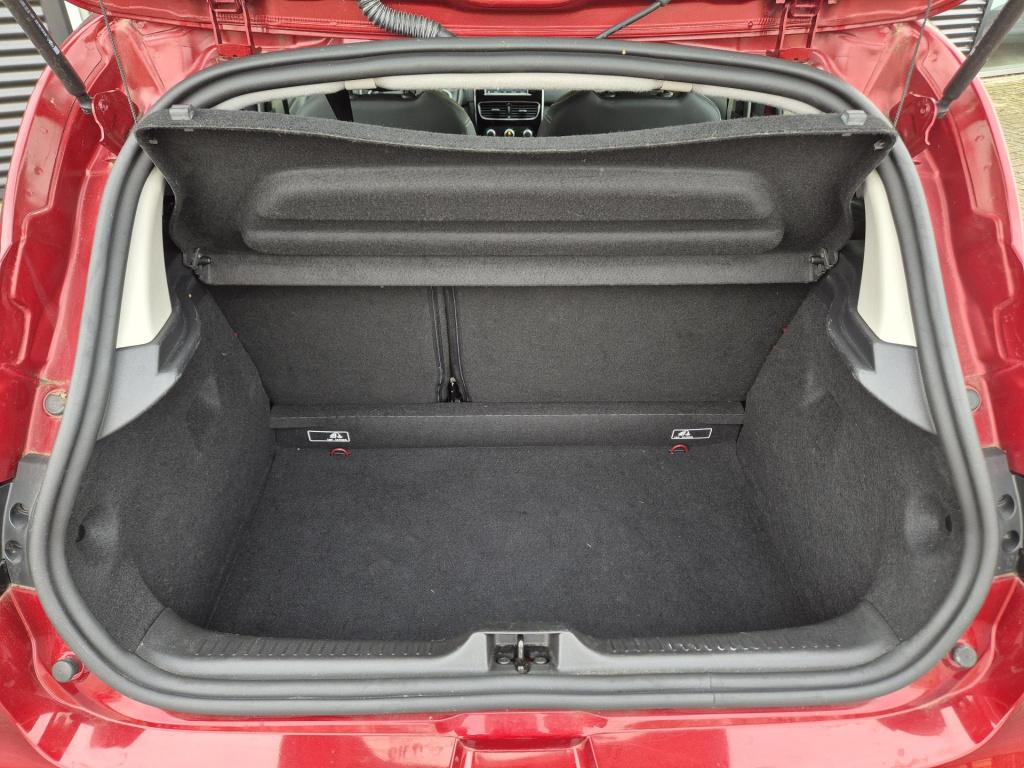 Renault Clio tce 120 edc automaat zen navigatie, cruise control, p-hulp, bl