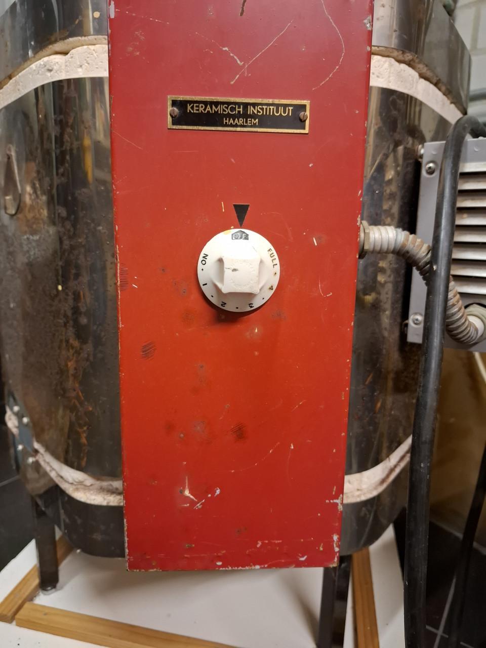 Keramiekoven/ pottenbakkersoven