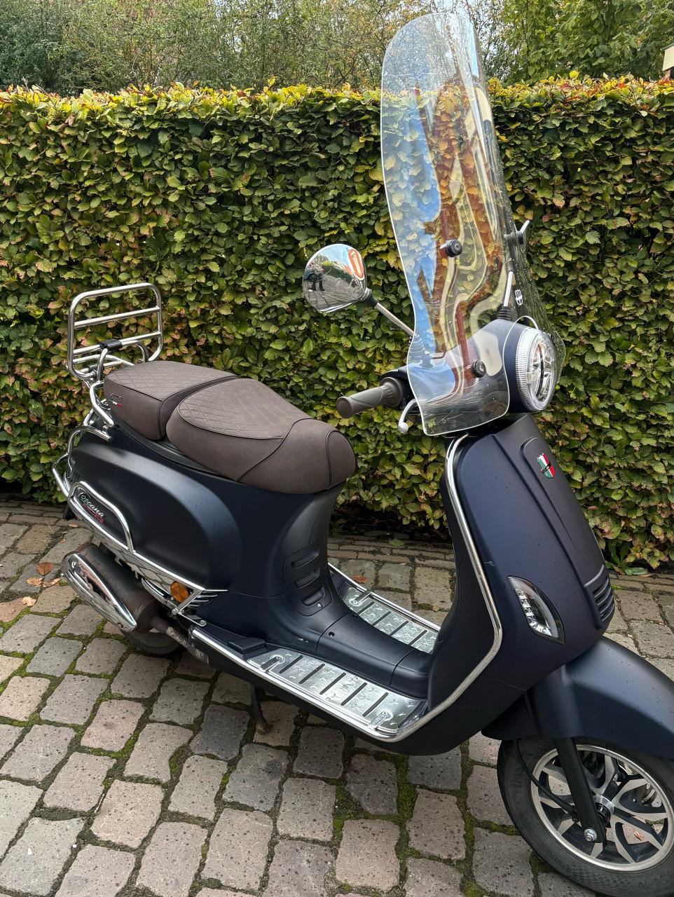 Zeer nette GTS Toscana exclusive scooter (4jr)