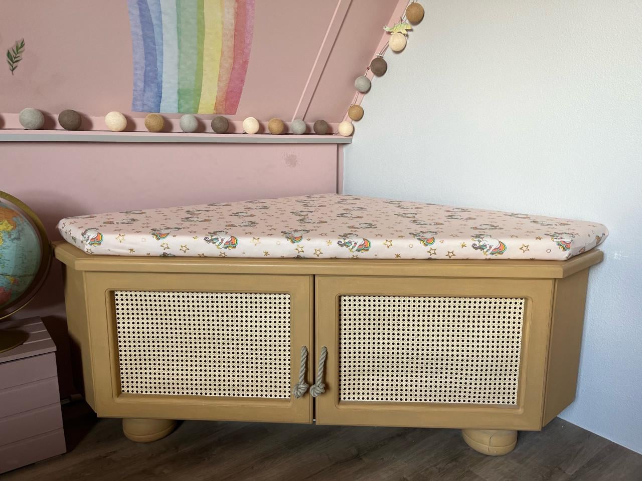 Uniek kastje voor jonge meiden met unicorn kussens