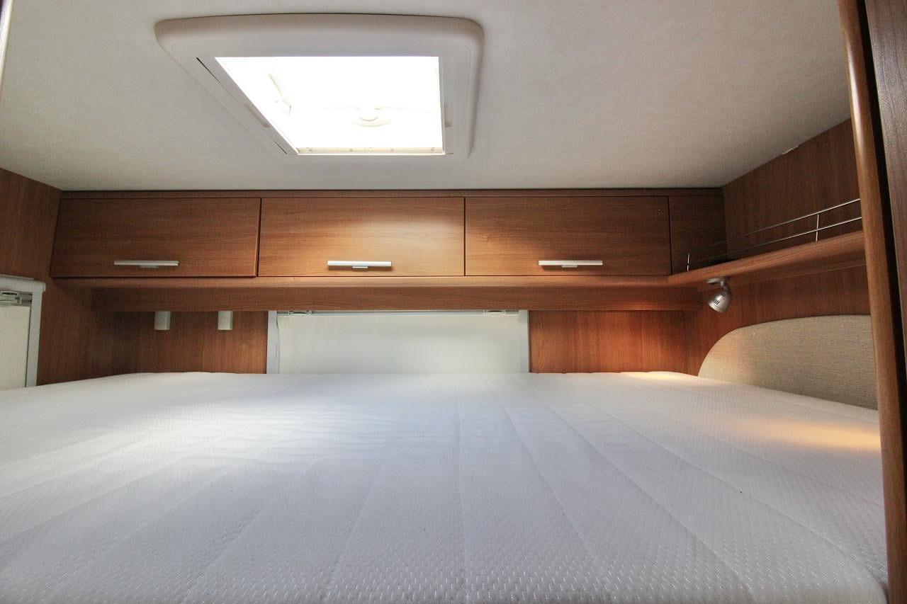 Rimor Europeo 87P(Vast bed, mega xxl garage, zeer netjes!!!)