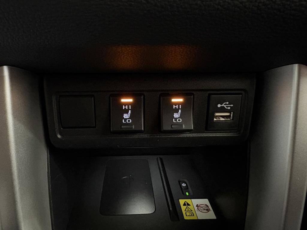 Toyota Corolla Cross 2.0 hp hybrid first edition
