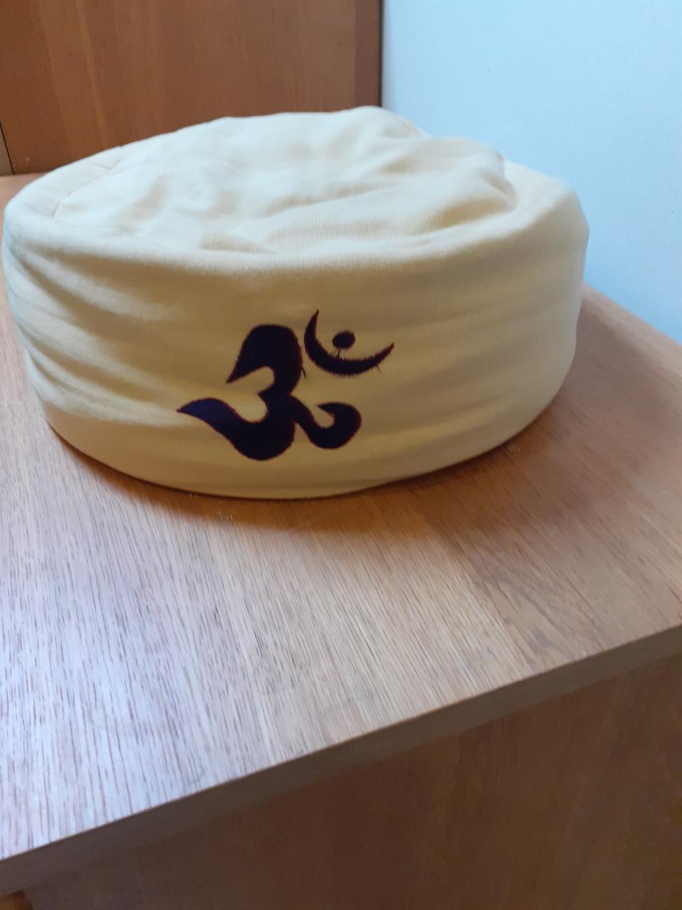 14 meditatie kussens,  Tibetaans rood, geel en zwart-wit