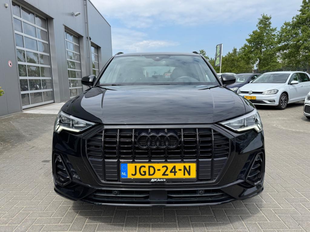 Audi Q3 35 tfsi 3x s-line * keyless * matrix led * carplay