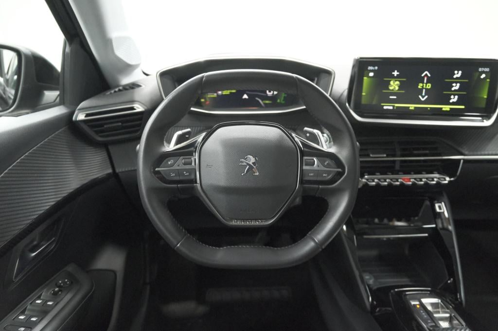 Peugeot 208 puretech 100 eat8 allure pack | keyless | camera | navigatie | 