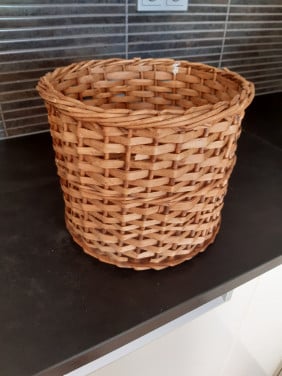 Rieten mand geen koeriersdiensten