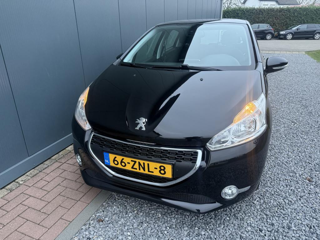 Peugeot 208 1.2 vti envy 5-drs