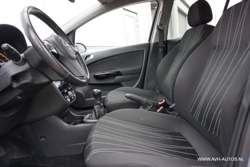 Opel Corsa 1.2-16v '111' edition