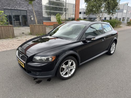 Volvo C30 momentum 1.8 benzine met nieuwe APK!