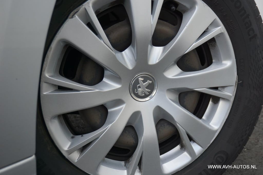 Peugeot 208 1.2 puretech blue lion