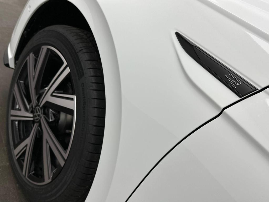 Volkswagen Polo r-line-edition 1.0 70 kw / 95 pk tsi hatchback 7 v