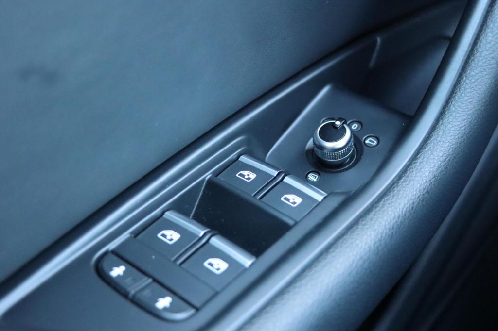 Audi A4 avant 40 tfsi sport s line 190pk s tronic trekhaak | pano | navi