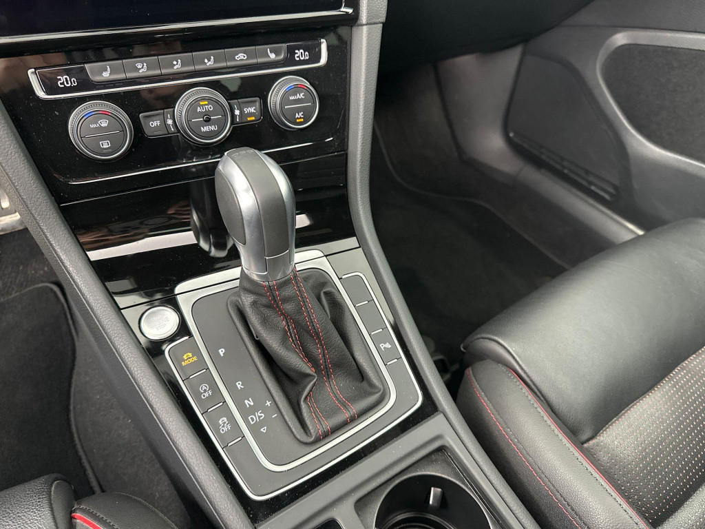 Volkswagen Golf 2.0 tsi gti performance panorama leder dynaudio virtual acc