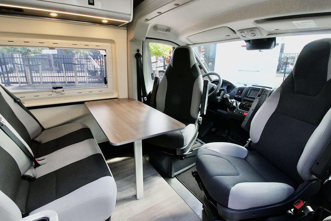 Westfalia Columbus (Vast bed, Als nieuw met veel opties!!!)