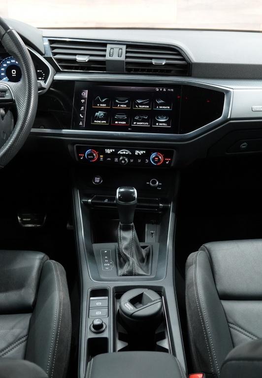 Audi Q3 1.5 tfsi | stoelverw. | trekhaak | pdc |