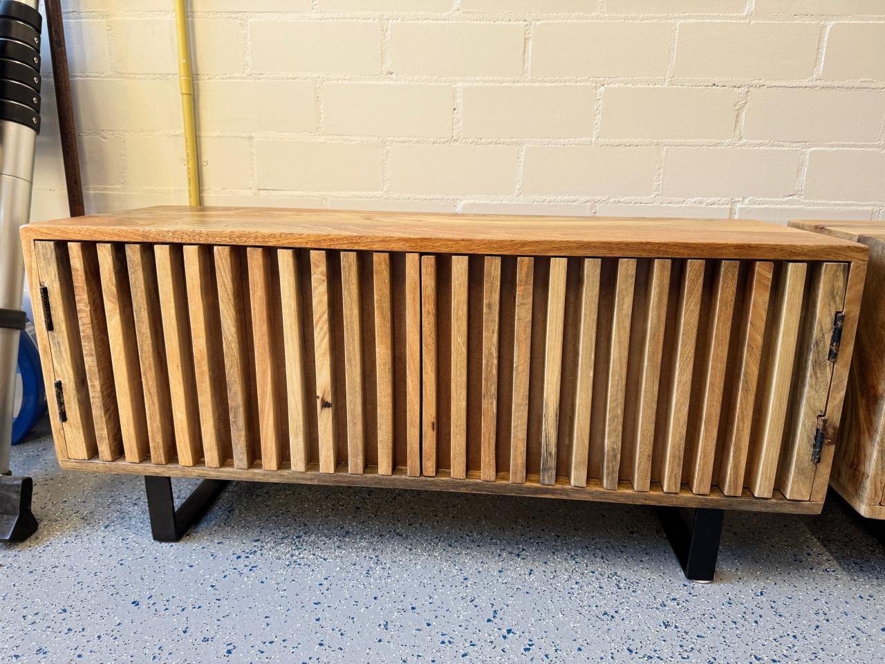Twee mango houten kasten - TV meubel